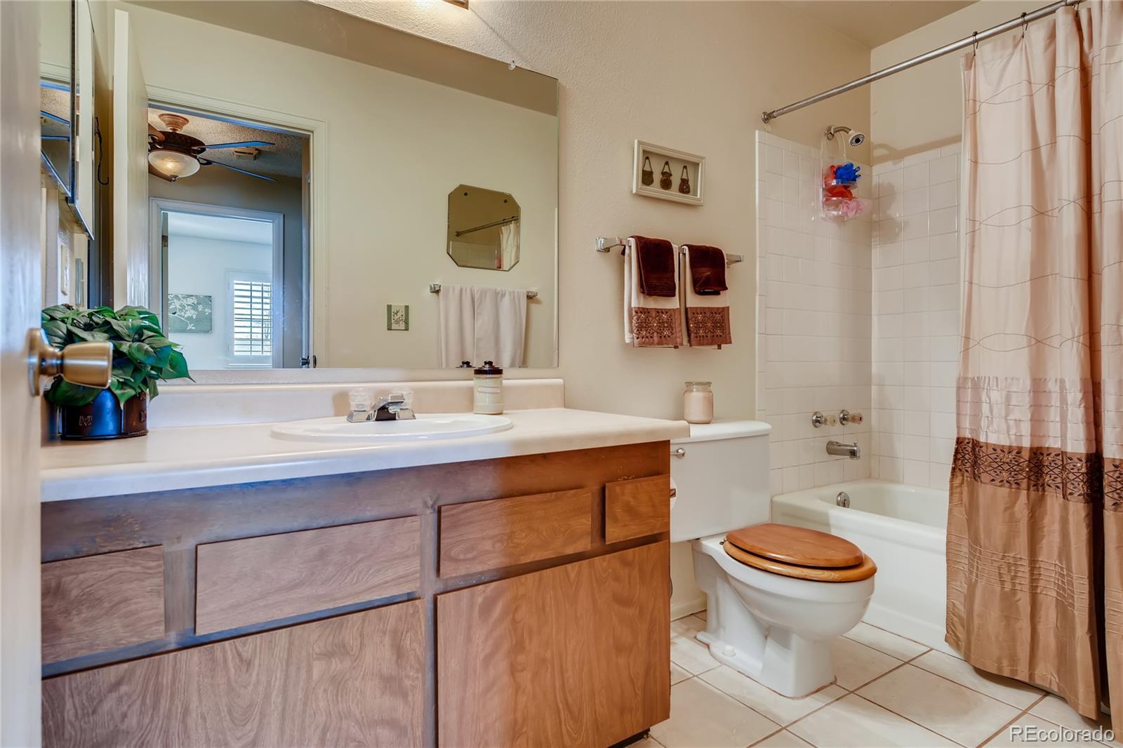 211 Quail Ridge Circle Highlands Ranch, CO 80126 - Photo 9 of 23 Gallery Image 9