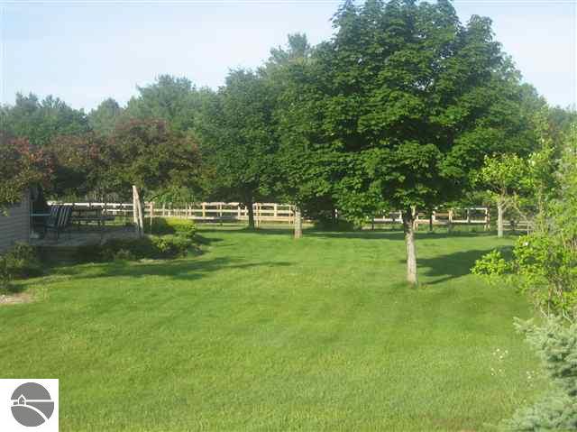 7575 Skegemog Point Road Williamsburg, MI 49690 - Photo 9 of 15 1702430-8.JPG