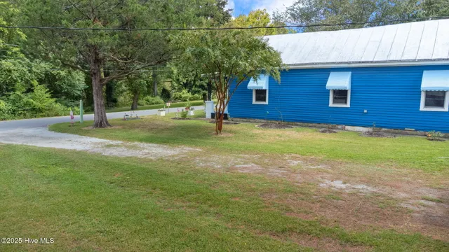 $183,000 | 104 Trent Street, Trenton, NC 28585