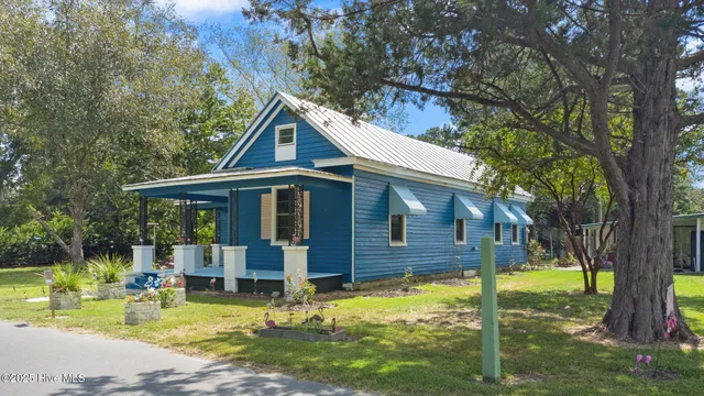 $183,000 | 104 Trent Street, Trenton, NC 28585