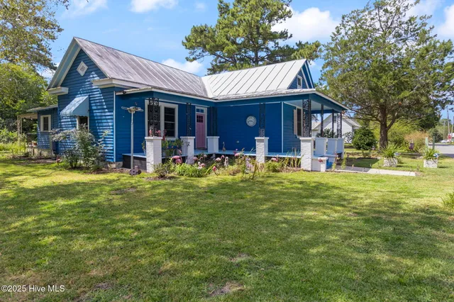 $183,000 | 104 Trent Street, Trenton, NC 28585