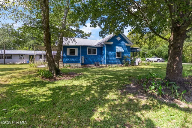 $183,000 | 104 Trent Street, Trenton, NC 28585