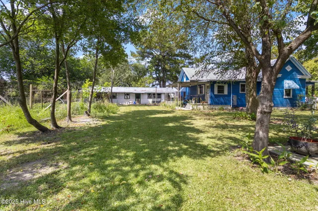 $183,000 | 104 Trent Street, Trenton, NC 28585