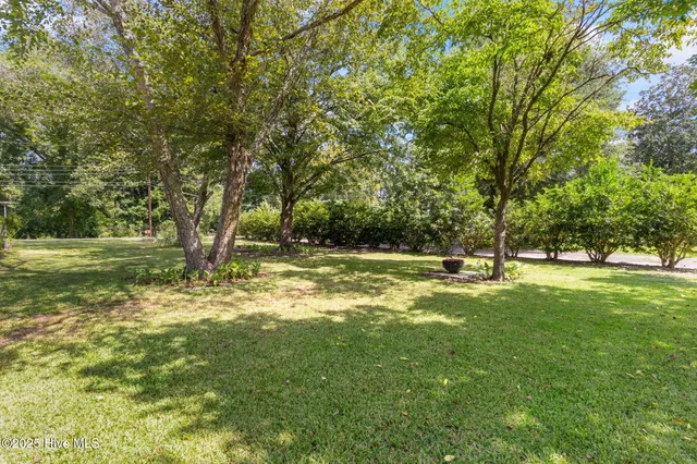 $183,000 | 104 Trent Street, Trenton, NC 28585