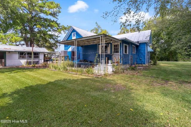 $183,000 | 104 Trent Street, Trenton, NC 28585