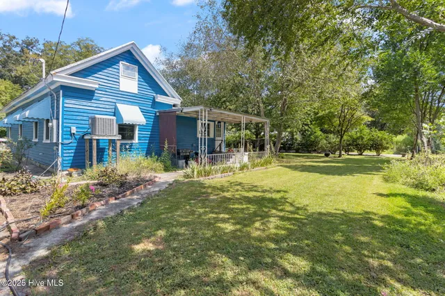 $183,000 | 104 Trent Street, Trenton, NC 28585