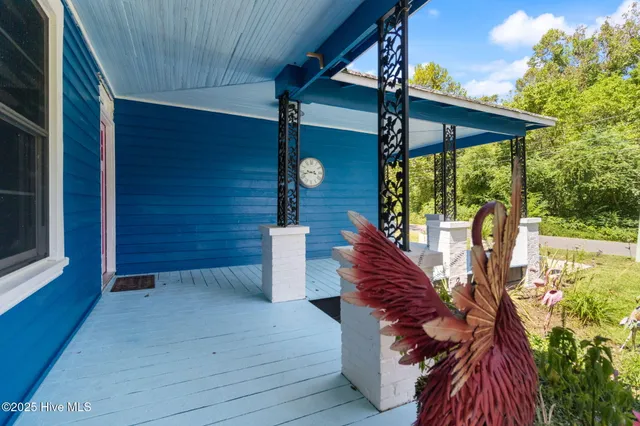 $183,000 | 104 Trent Street, Trenton, NC 28585