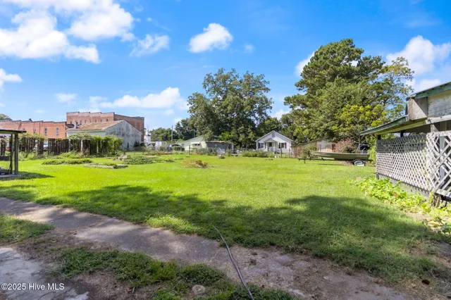 $183,000 | 104 Trent Street, Trenton, NC 28585