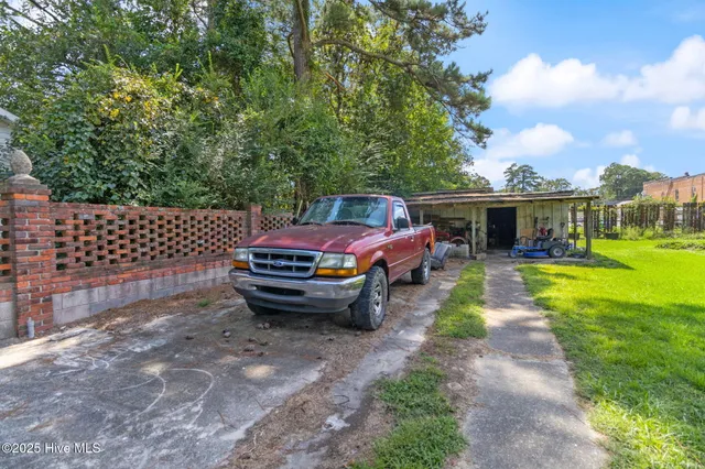 $183,000 | 104 Trent Street, Trenton, NC 28585