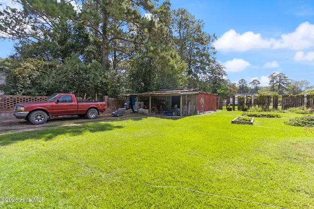 $183,000 | 104 Trent Street, Trenton, NC 28585