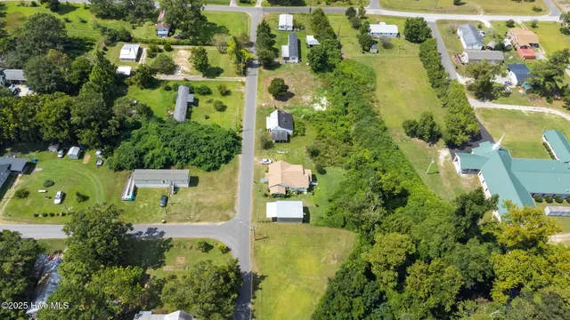 $183,000 | 104 Trent Street, Trenton, NC 28585