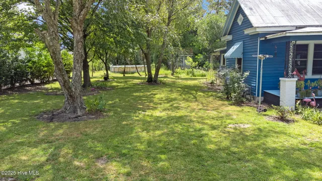 $183,000 | 104 Trent Street, Trenton, NC 28585