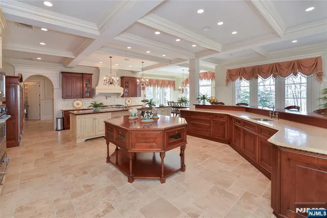 $5,795,000 | 15 North Church Road, Saddle River, NJ 07458