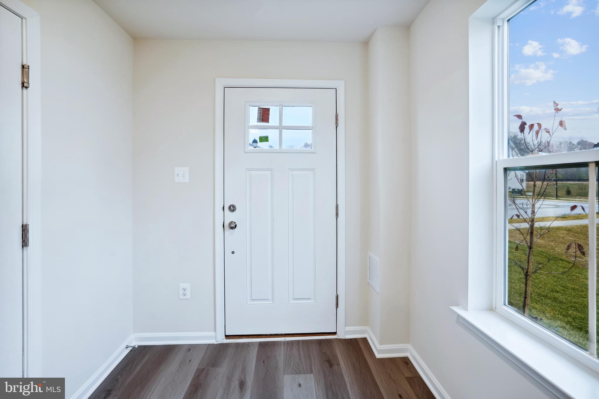 210 Southwind Drive Accokeek, MD 20607 - Photo 2 of 29 Entry