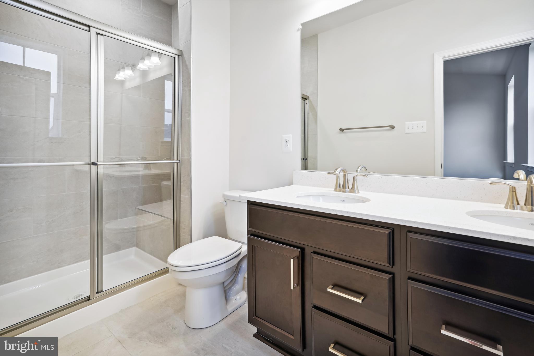 210 Southwind Drive Accokeek, MD 20607 - Photo 22 of 29 Primary Bath