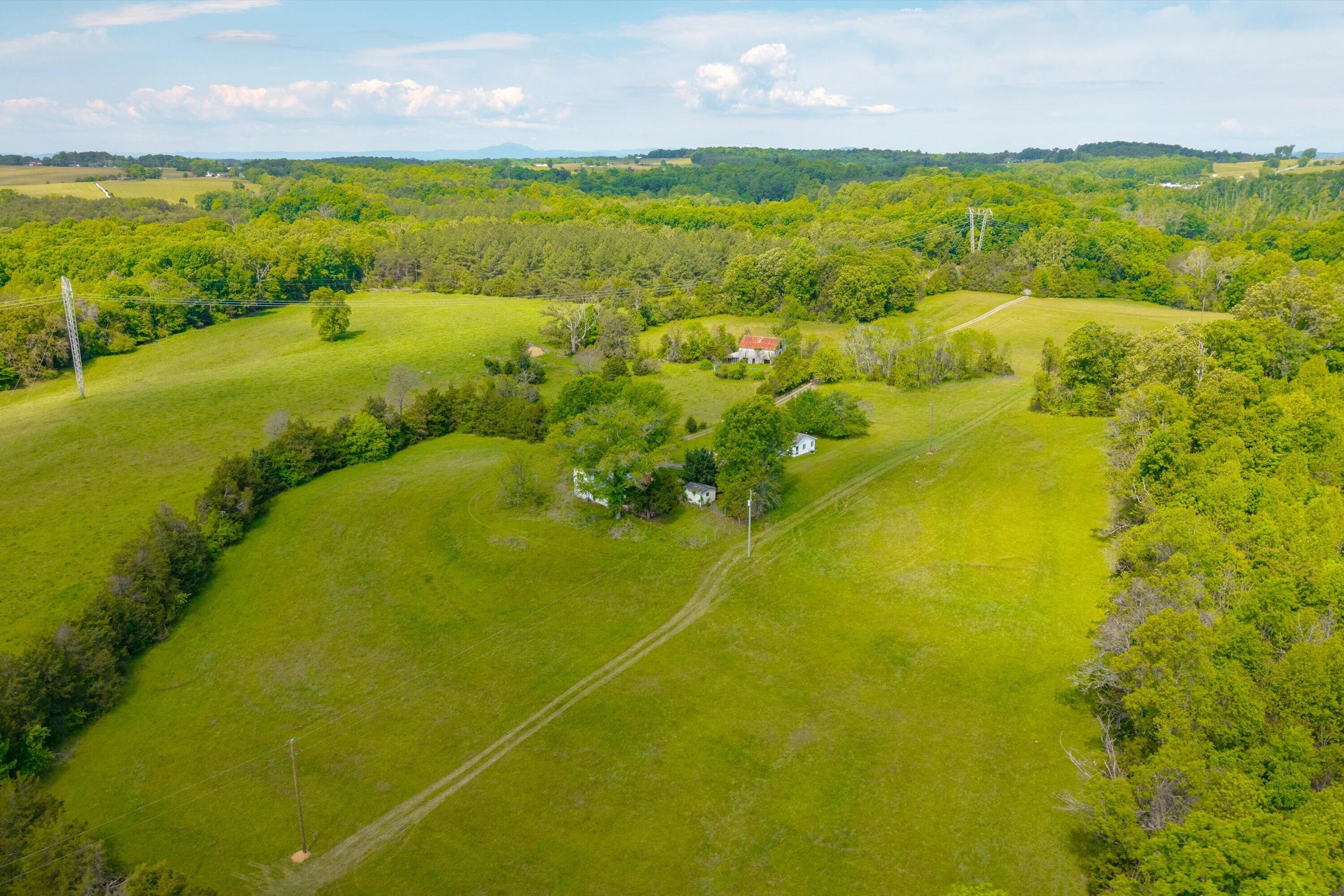 5328 White House Road Moneta, VA 24121 - Photo 30 of 39 a view of an ocean and swimming pool
