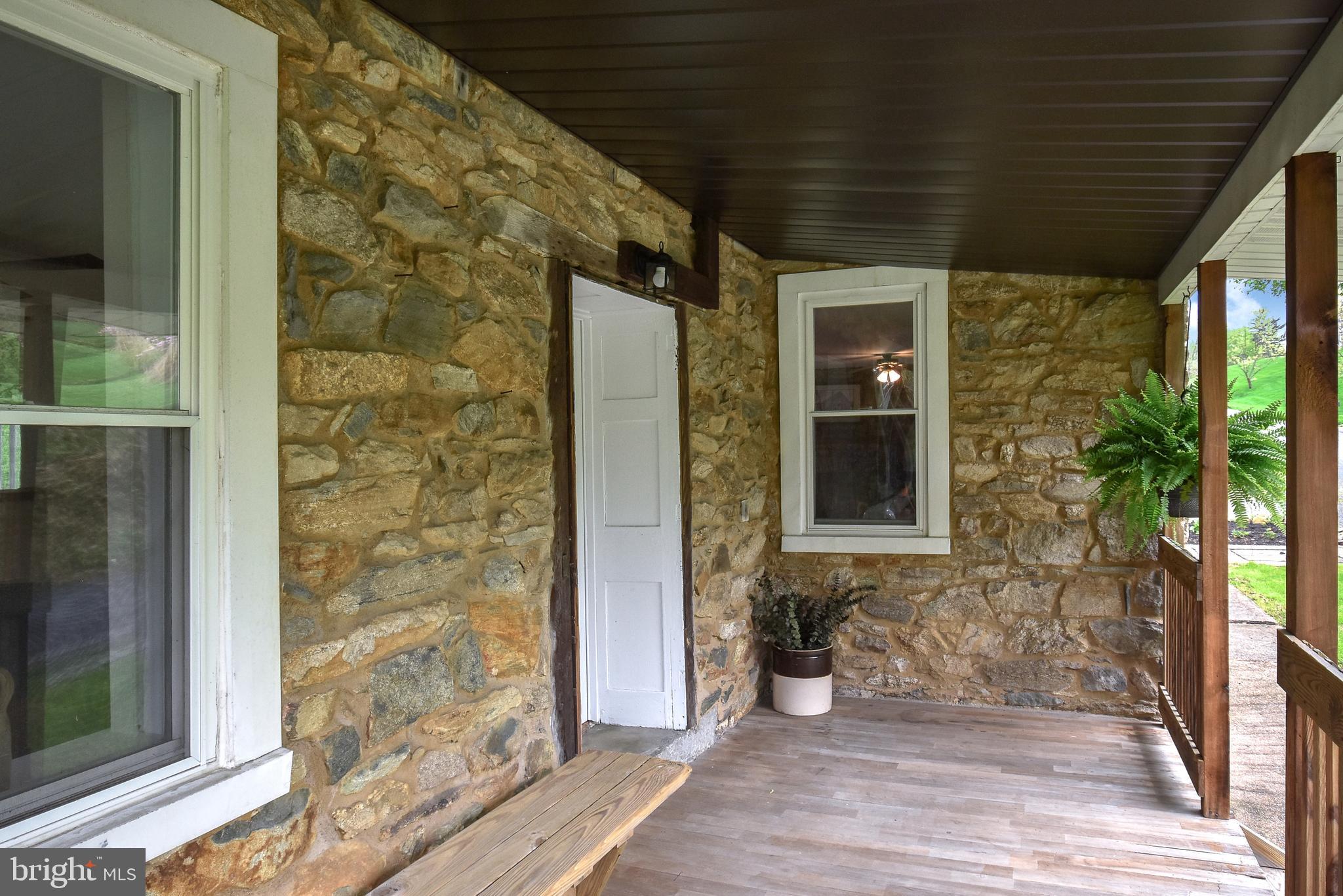 2759 Valley View Road Hellertown, PA 18055 - Photo 3 of 20