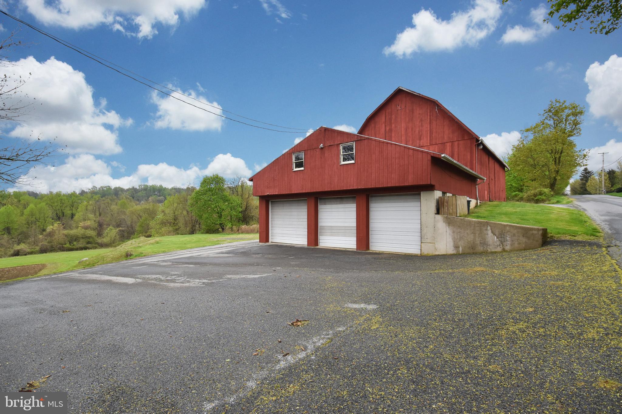 2759 Valley View Road Hellertown, PA 18055 - Photo 4 of 20