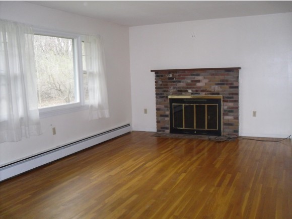 88 Settlers Road Bennington, VT 05201 - Photo 3 of 10 Gallery Image 3
