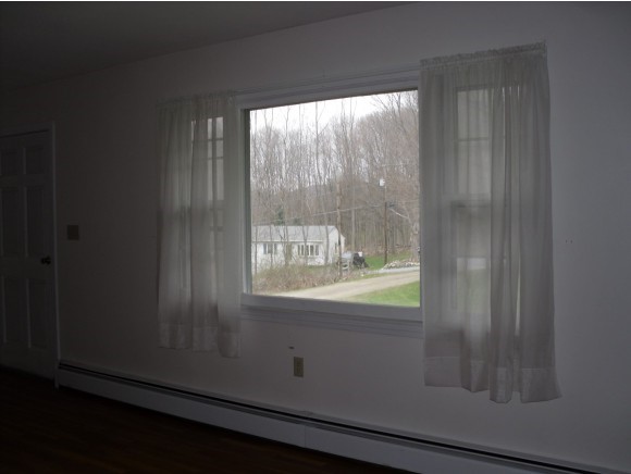88 Settlers Road Bennington, VT 05201 - Photo 4 of 10 Gallery Image 4