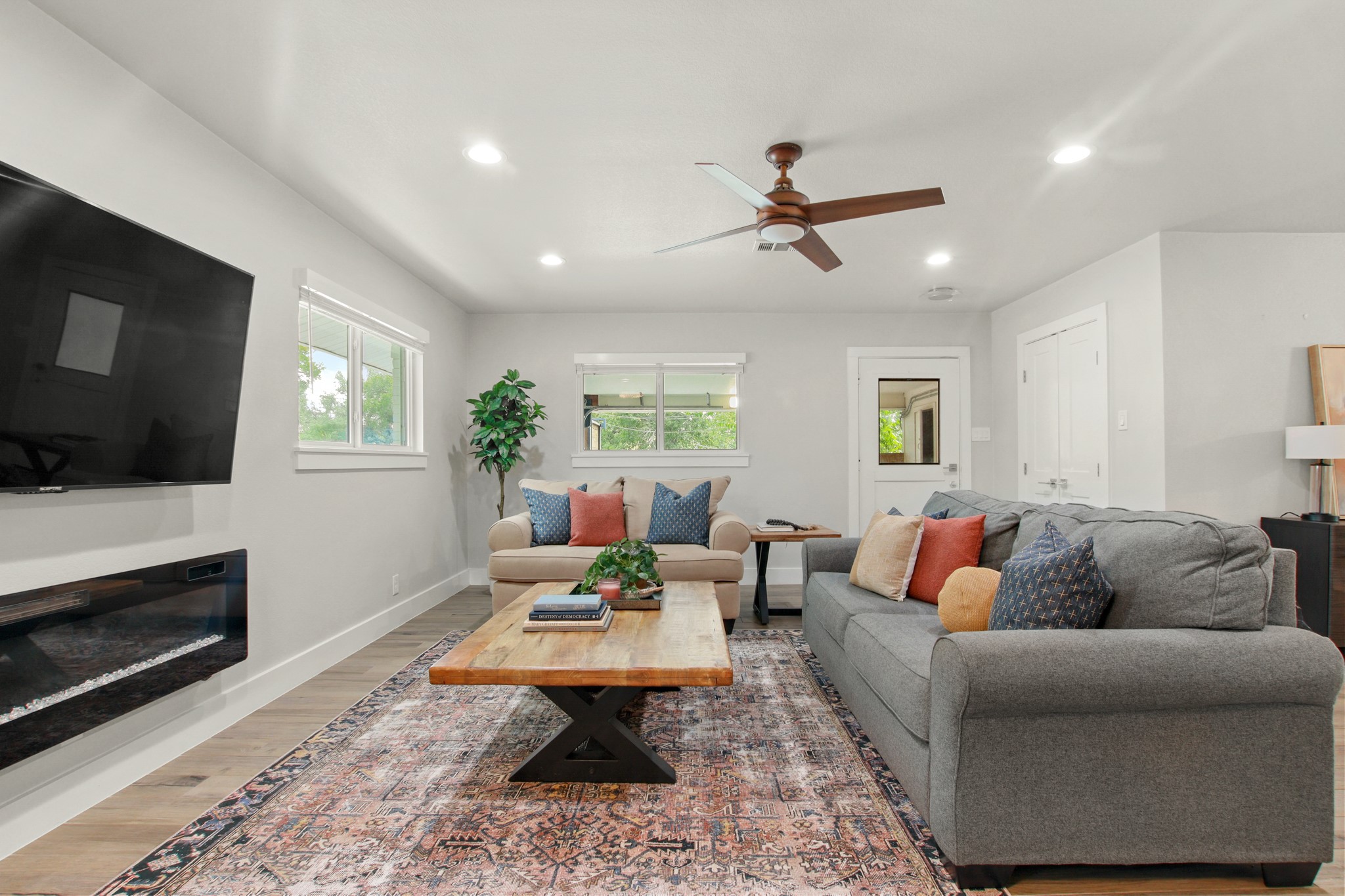 9110 Chisholm Lane Austin, TX 78748 - Photo 4 of 27