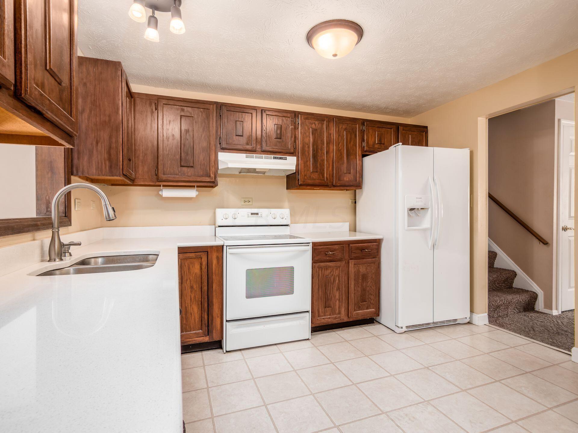 1707 Parkgate Road Columbus, OH 43229 - Photo 9 of 32 018_4868d_i 1707 Parkgate 005