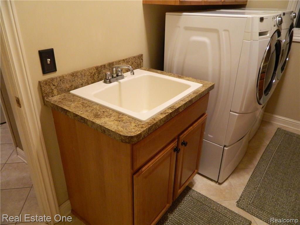 1053 Seville Road Rochester Hills, MI 48309 - Photo 39 of 66