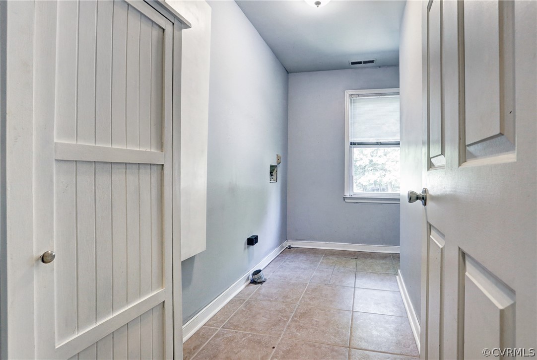 7519 Barkbridge Road Chesterfield, VA 23832 - Photo 27 of 40 a view of an empty room with a window