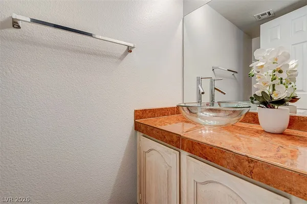 $2,250 | 2641 Golden Sands Drive, Las Vegas, NV 89128