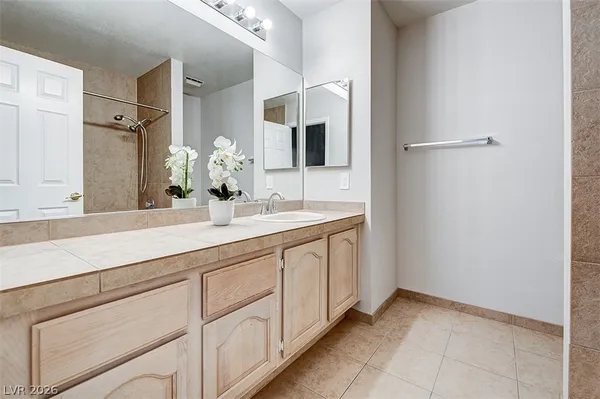 $2,250 | 2641 Golden Sands Drive, Las Vegas, NV 89128