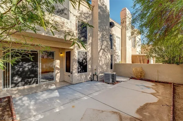 $2,250 | 2641 Golden Sands Drive, Las Vegas, NV 89128