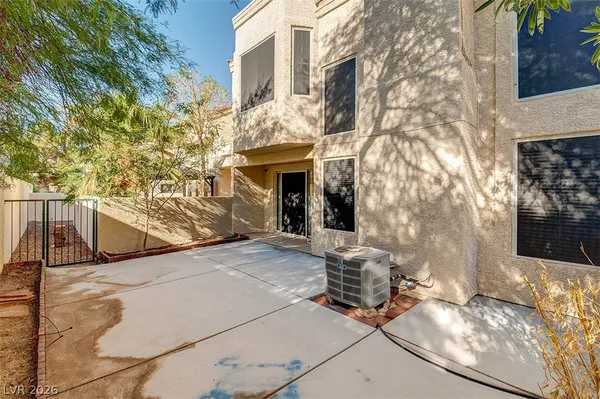 $2,250 | 2641 Golden Sands Drive, Las Vegas, NV 89128