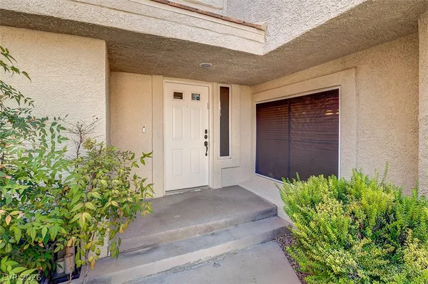 $2,250 | 2641 Golden Sands Drive, Las Vegas, NV 89128