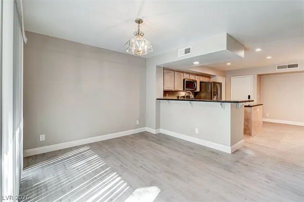 $2,250 | 2641 Golden Sands Drive, Las Vegas, NV 89128