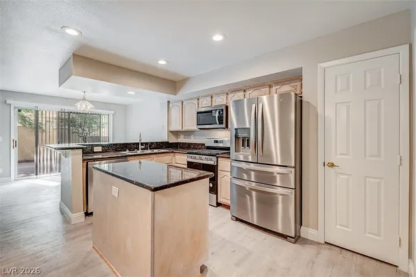 $2,250 | 2641 Golden Sands Drive, Las Vegas, NV 89128