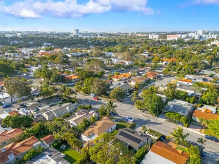 $800,000 | 2000 Southwest 16th Street, Miami, FL 33145