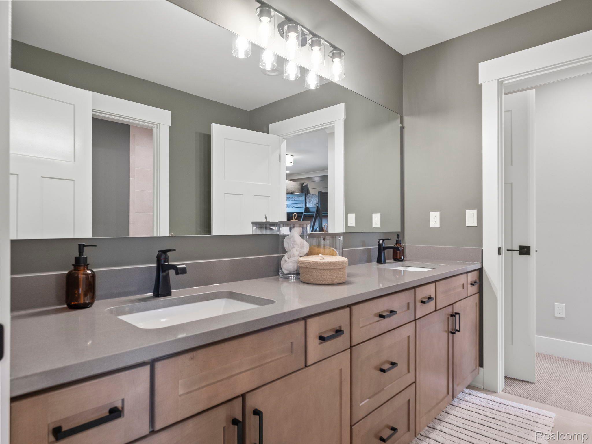 4763 Curtis Road Ann Arbor, MI 48105 - Photo 21 of 41 Jack and jill full bath