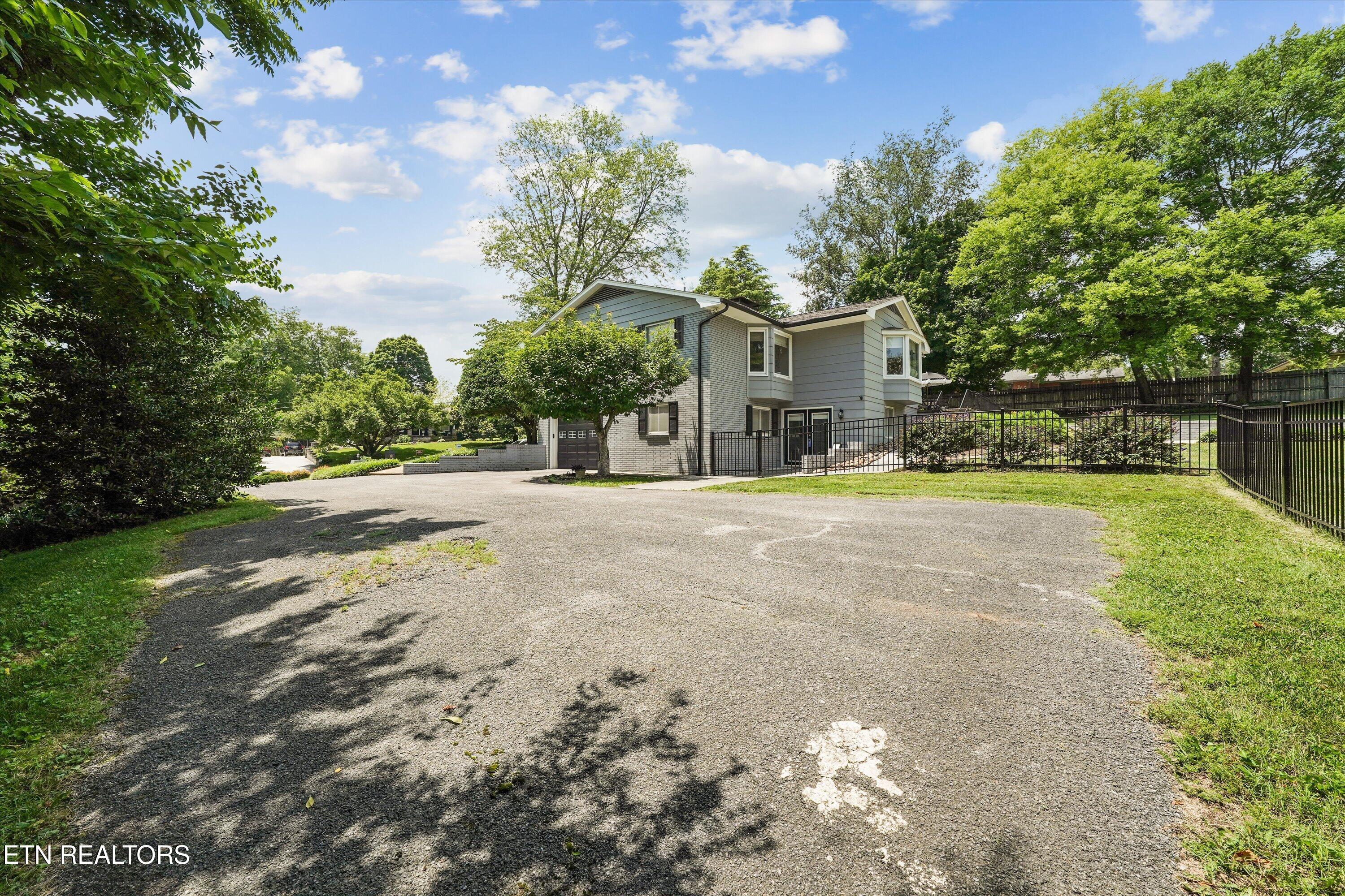 608 Churchill Road Knoxville, TN 37909 - Photo 2 of 60 02-608 Churchill Rd 01