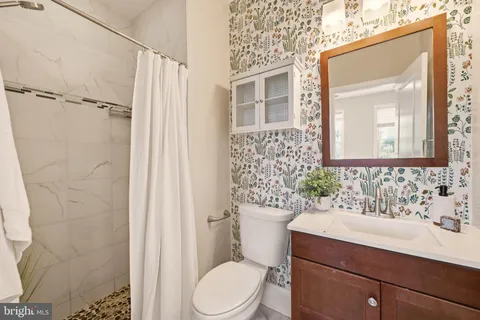 $895,000 | 1425 C Street Northeast, Washington, DC 20002