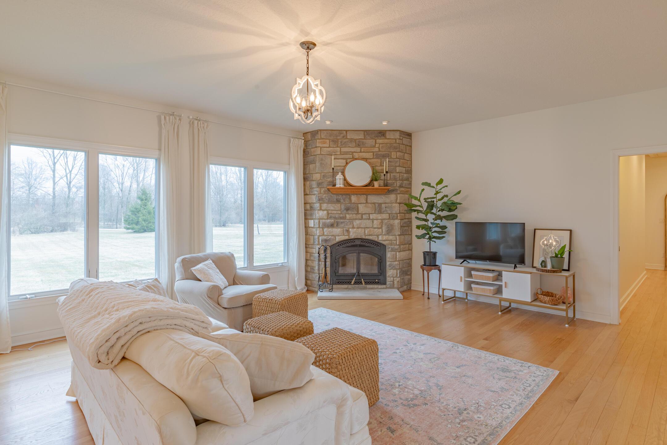 10657 Adams Road Galena, OH 43021 - Photo 8 of 59 10657-Adams-Rd-31