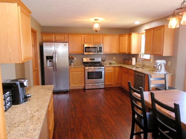 1751 Knights Lane Rochelle, IL 61068 - Photo 3 of 17
