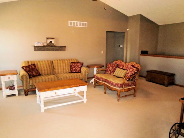 1751 Knights Lane Rochelle, IL 61068 - Photo 8 of 17