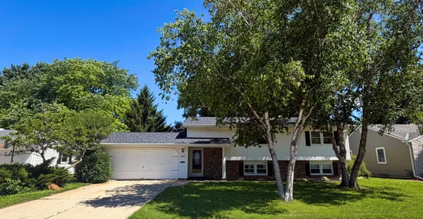 $299,900 | 828 West 19th Avenue, Oshkosh, WI 54902