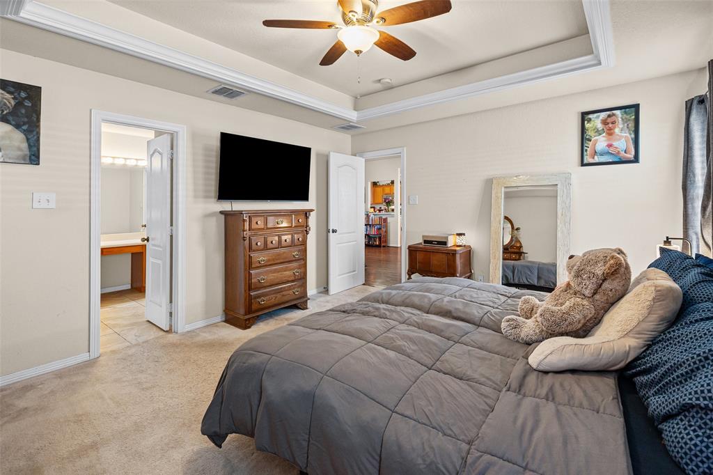 717 Rambling Court Granbury, TX 76049 - Photo 11 of 26