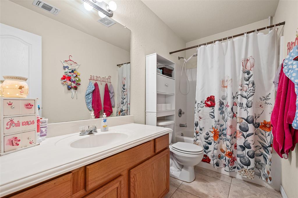 717 Rambling Court Granbury, TX 76049 - Photo 18 of 26