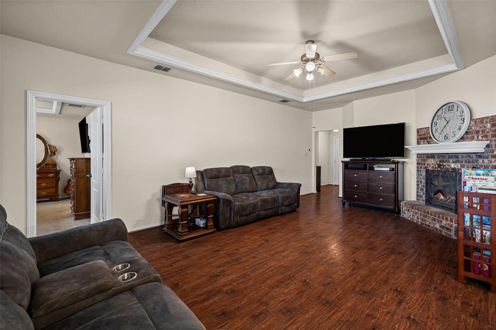 717 Rambling Court Granbury, TX 76049 - Photo 2 of 26