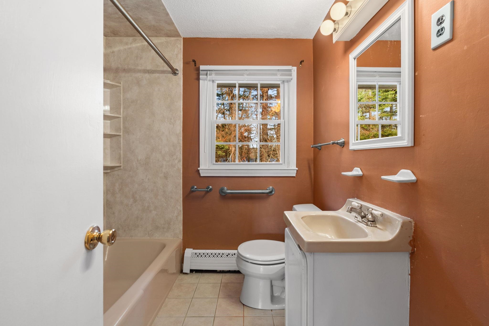 22 Oliver Drive Hudson, NH 03051 - Photo 21 of 36