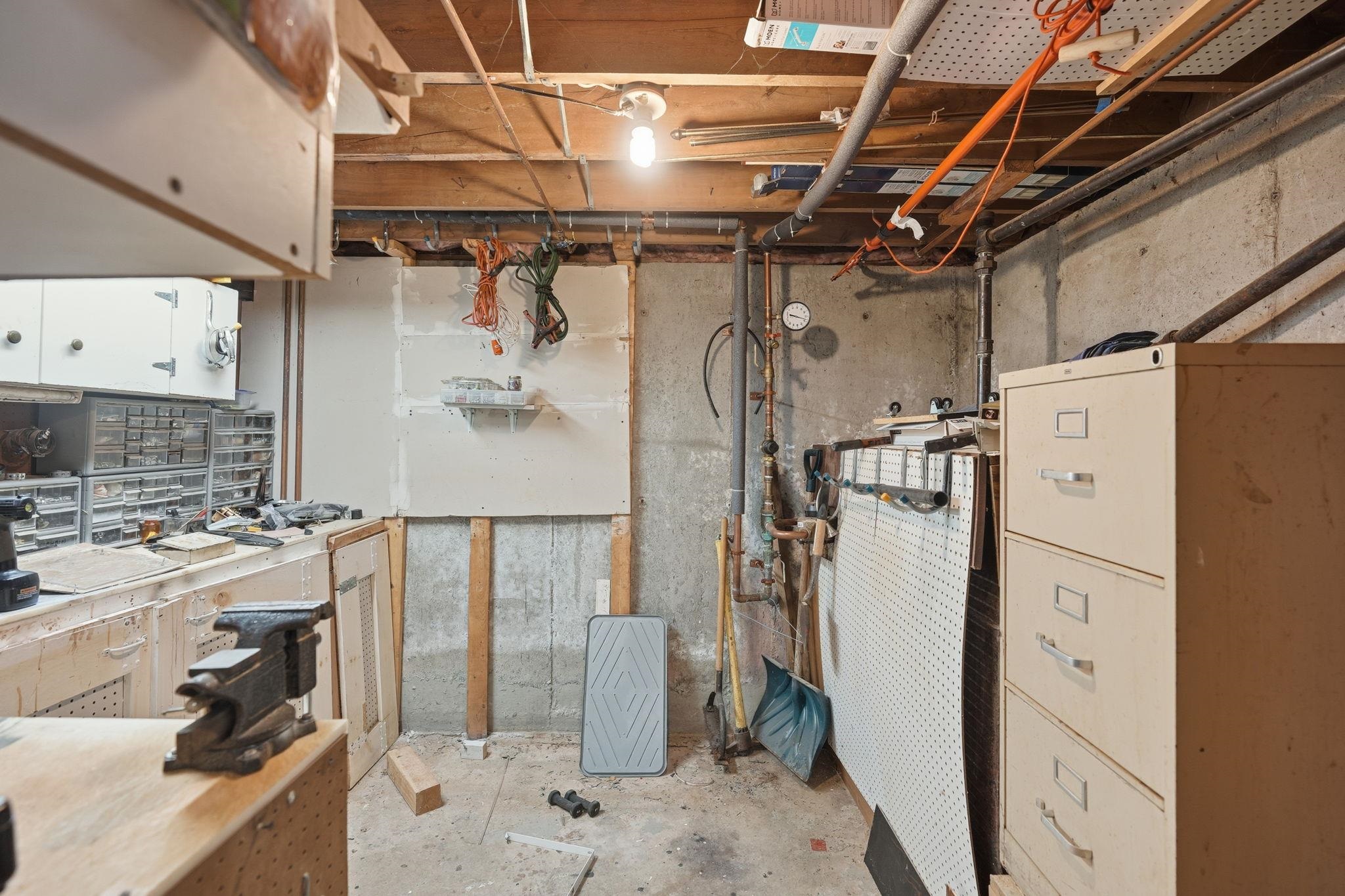 22 Oliver Drive Hudson, NH 03051 - Photo 29 of 36