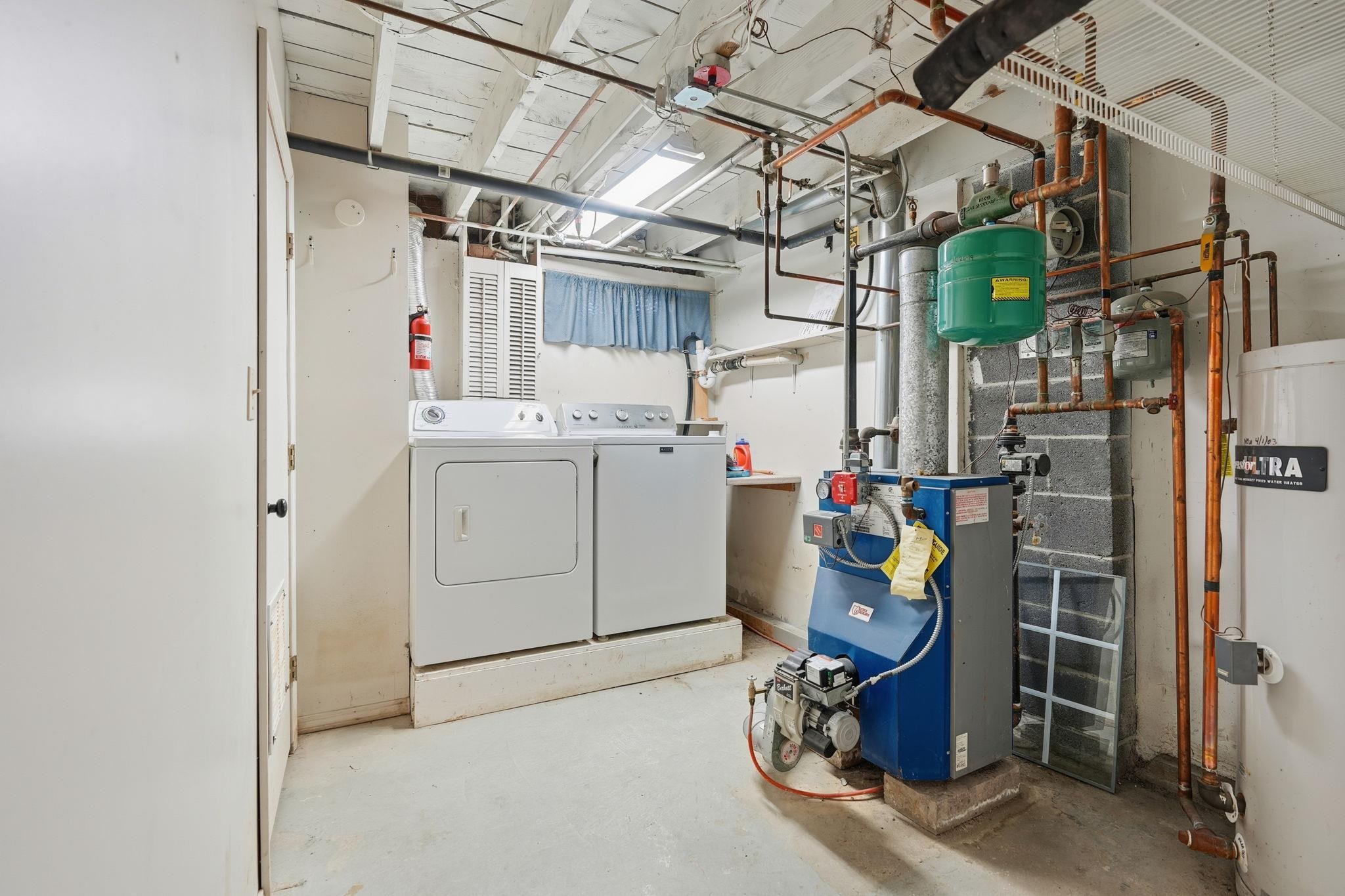 22 Oliver Drive Hudson, NH 03051 - Photo 30 of 36