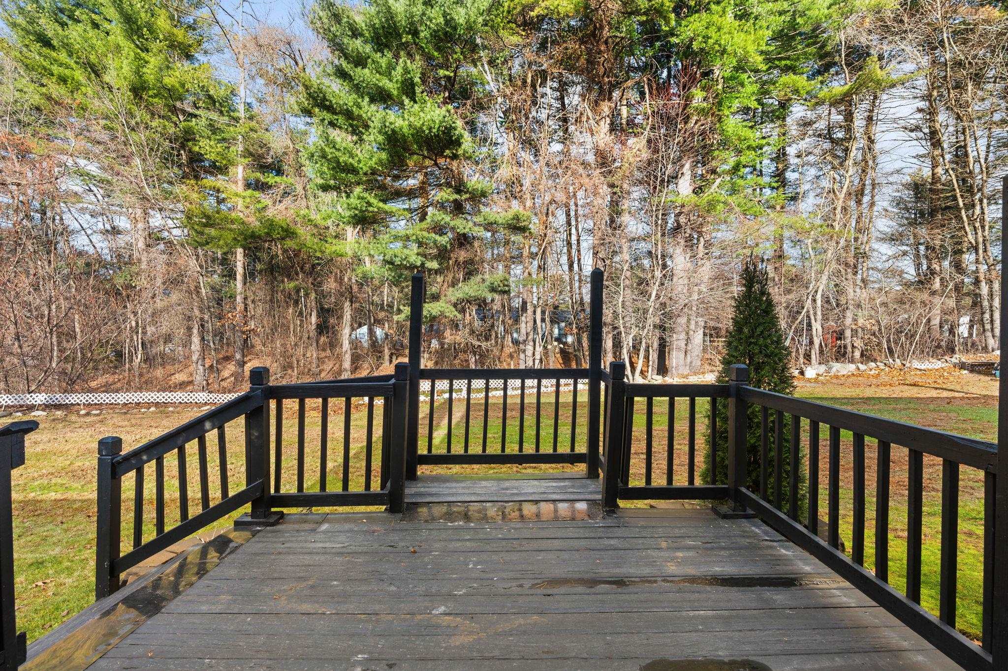 22 Oliver Drive Hudson, NH 03051 - Photo 31 of 36